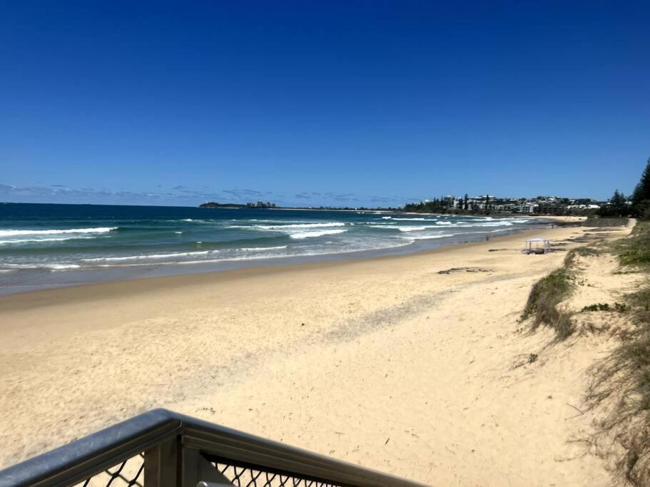 Ocean Views - Floor * Alexandra Headland
