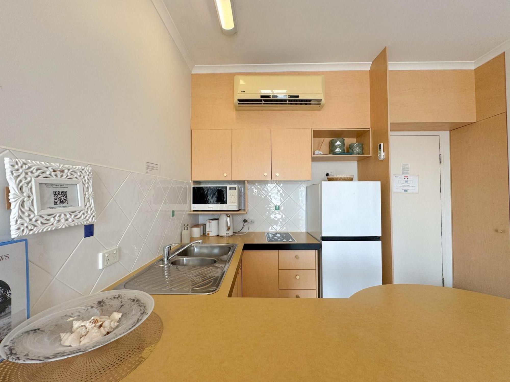 Apartment Ocean Views - Floor *