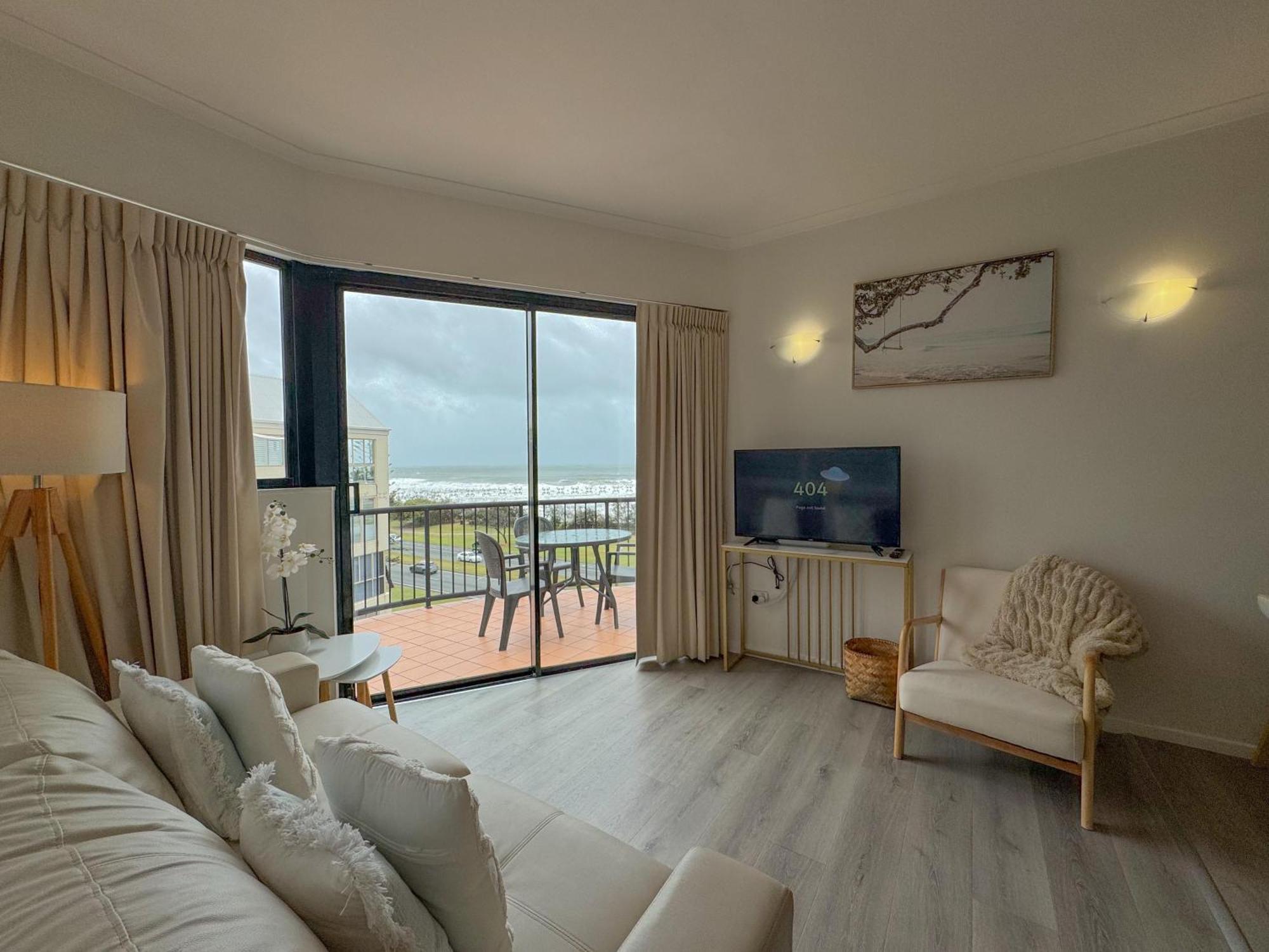 Ocean Views - Floor Alexandra Headland