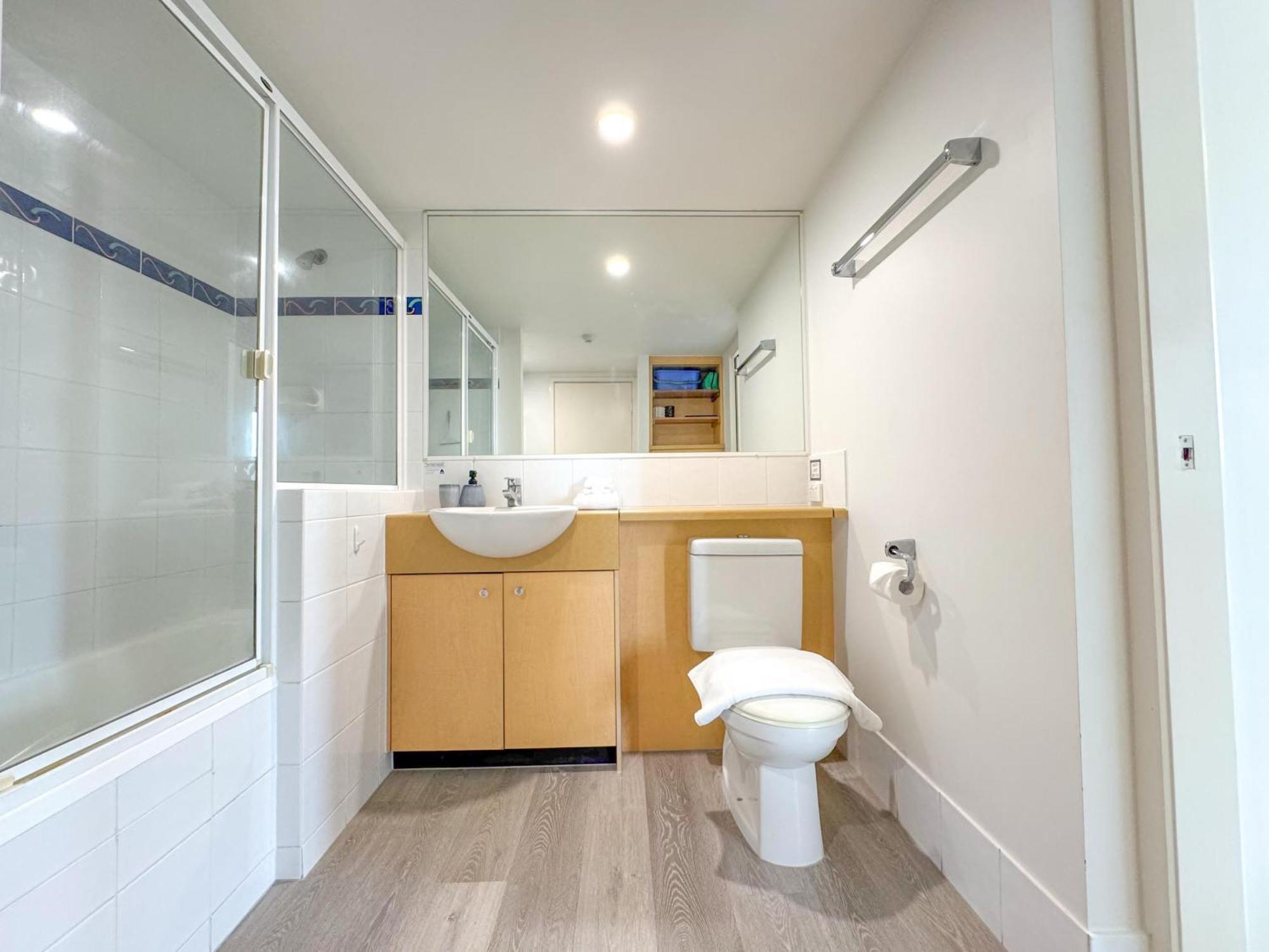 Ocean Views - Floor * Alexandra Headland