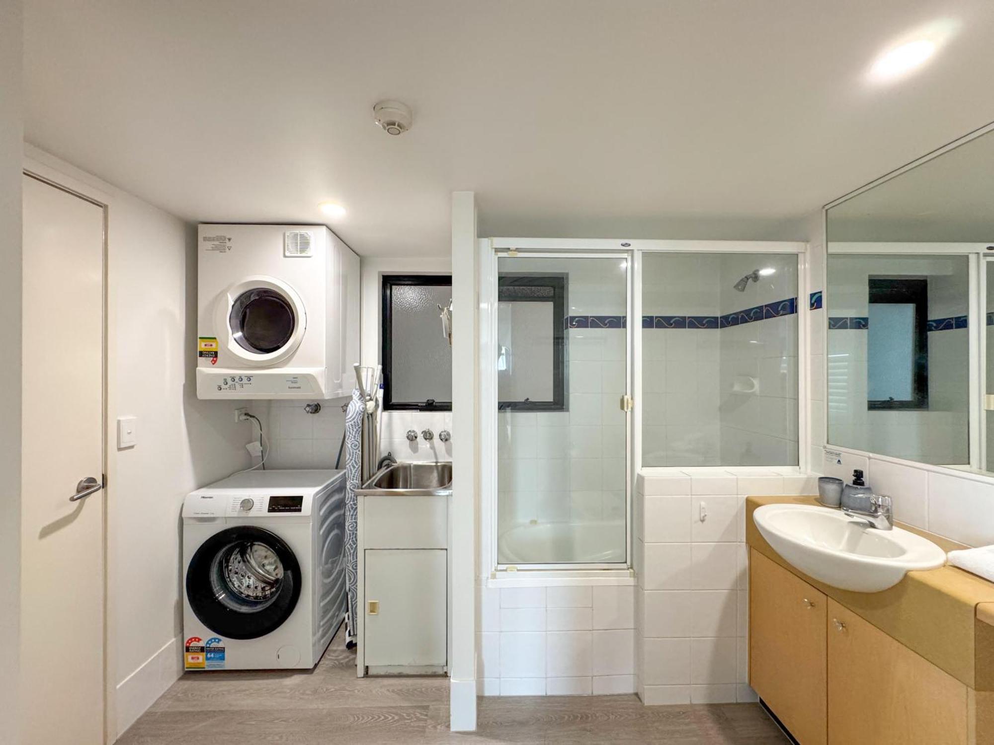 Ocean Views - Floor Apartment